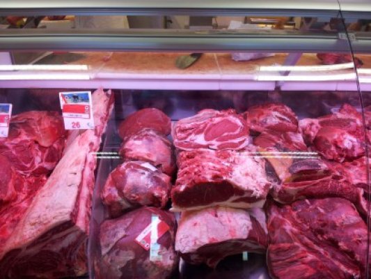 Reducerea la 5% a TVA la carne ar determina scăderea preţurilor cu până la 15%